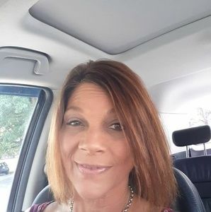 Meet your Posher, Della